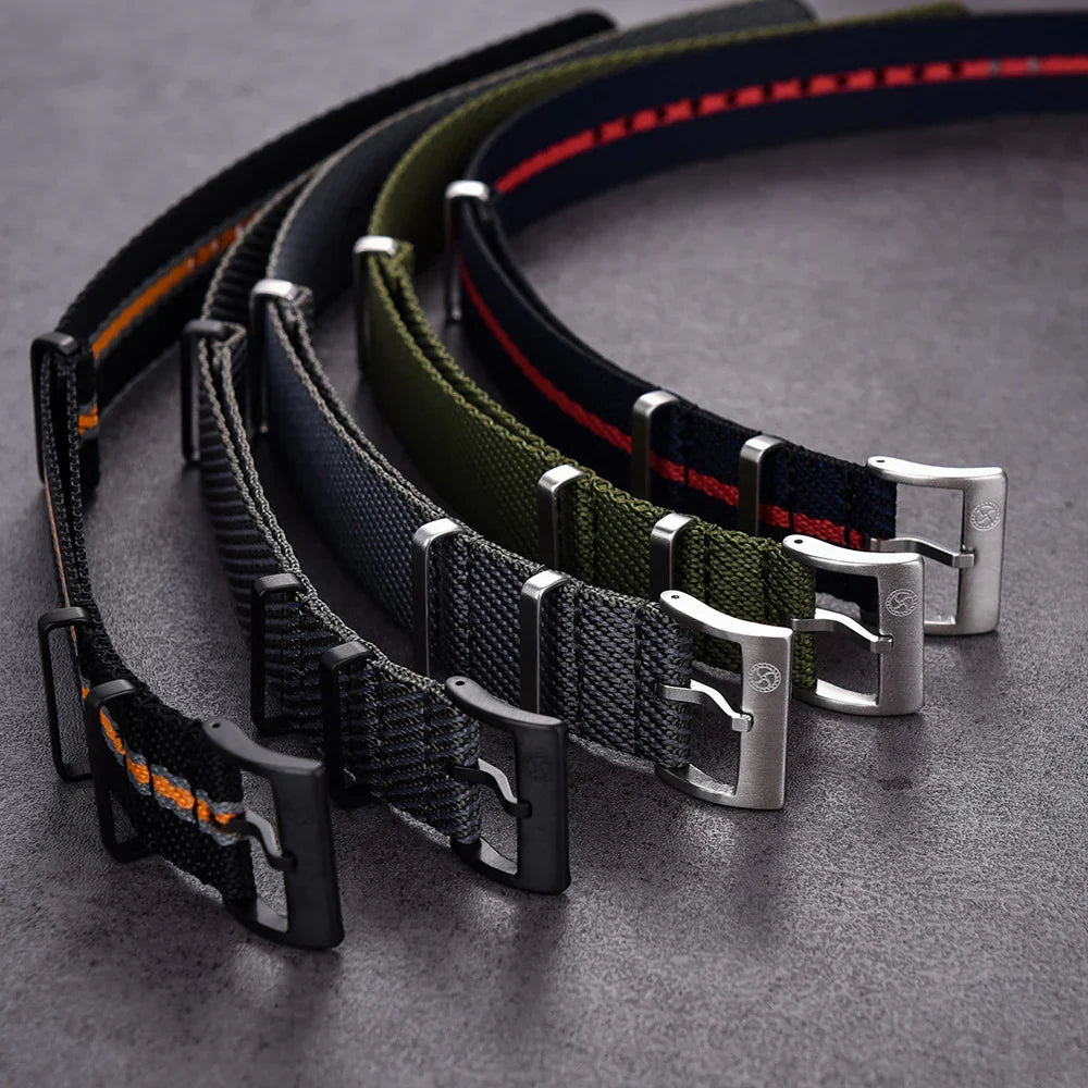KronoKeeper Premium NATO strap - Navy/White - detail