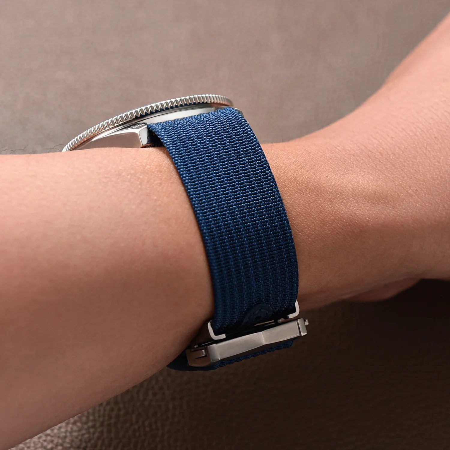 KronoKeeper ribbed NATO strap with deployant buckle - Black - detail