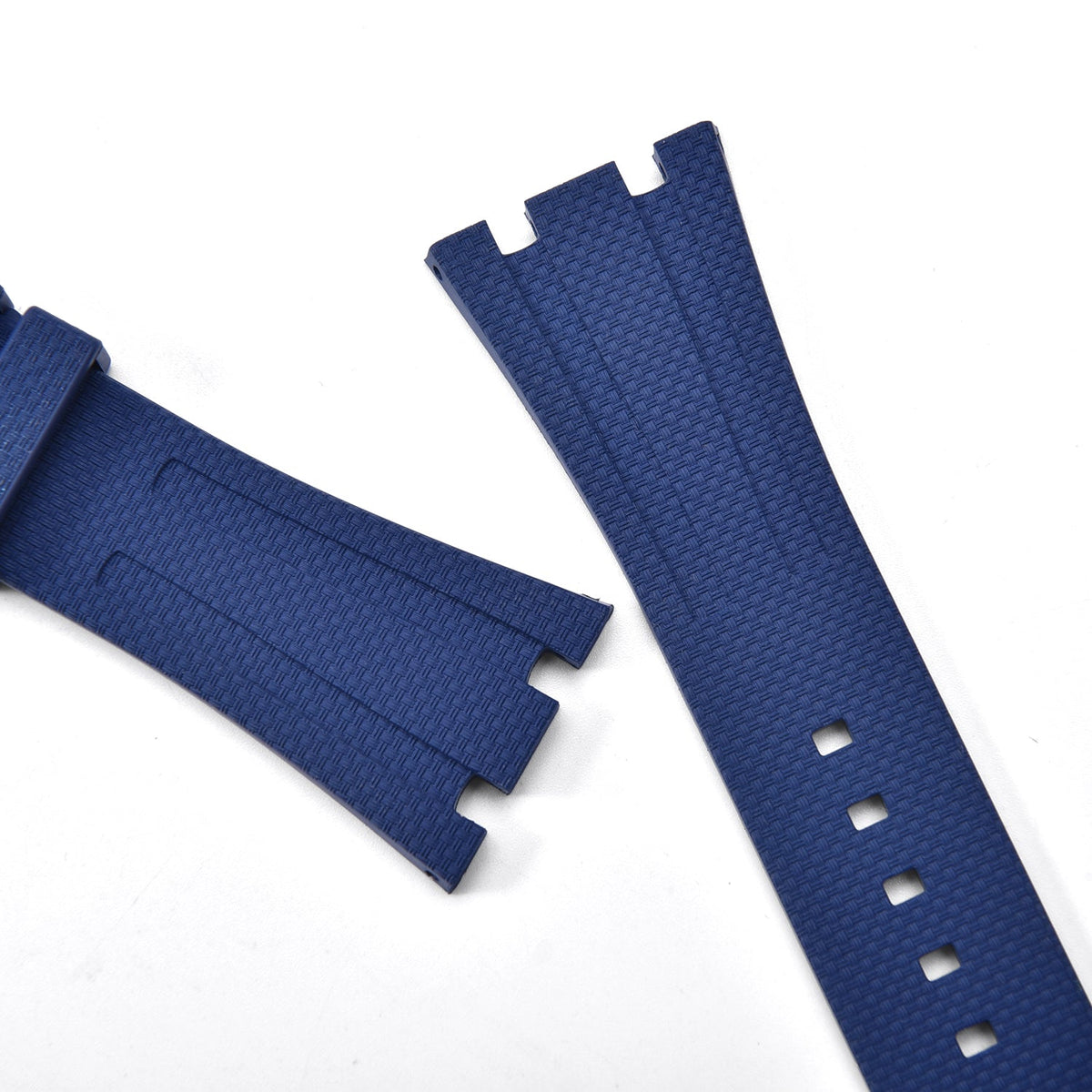 Rubber strap and case for AP x Swatch Blue KronoKeeper – integrated end-link detail
